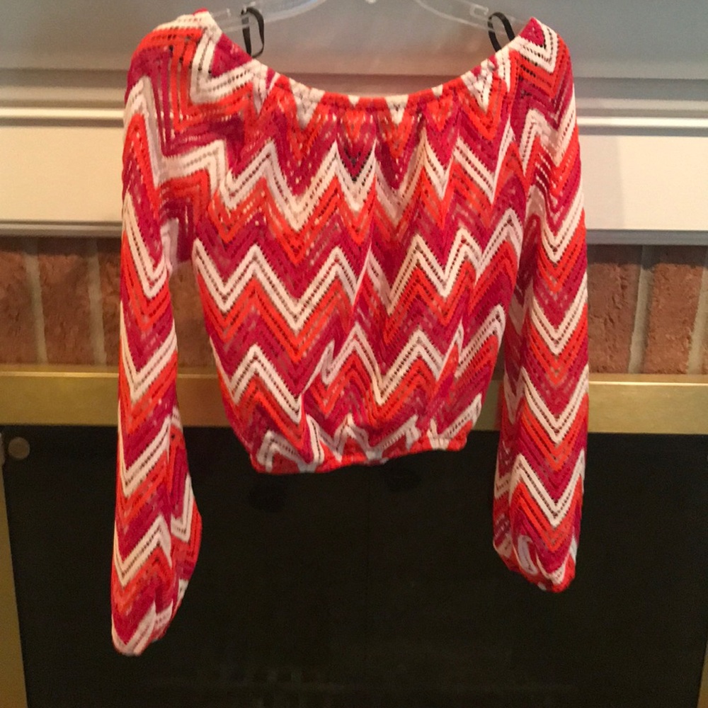 Bebe Orange red and white top adorable